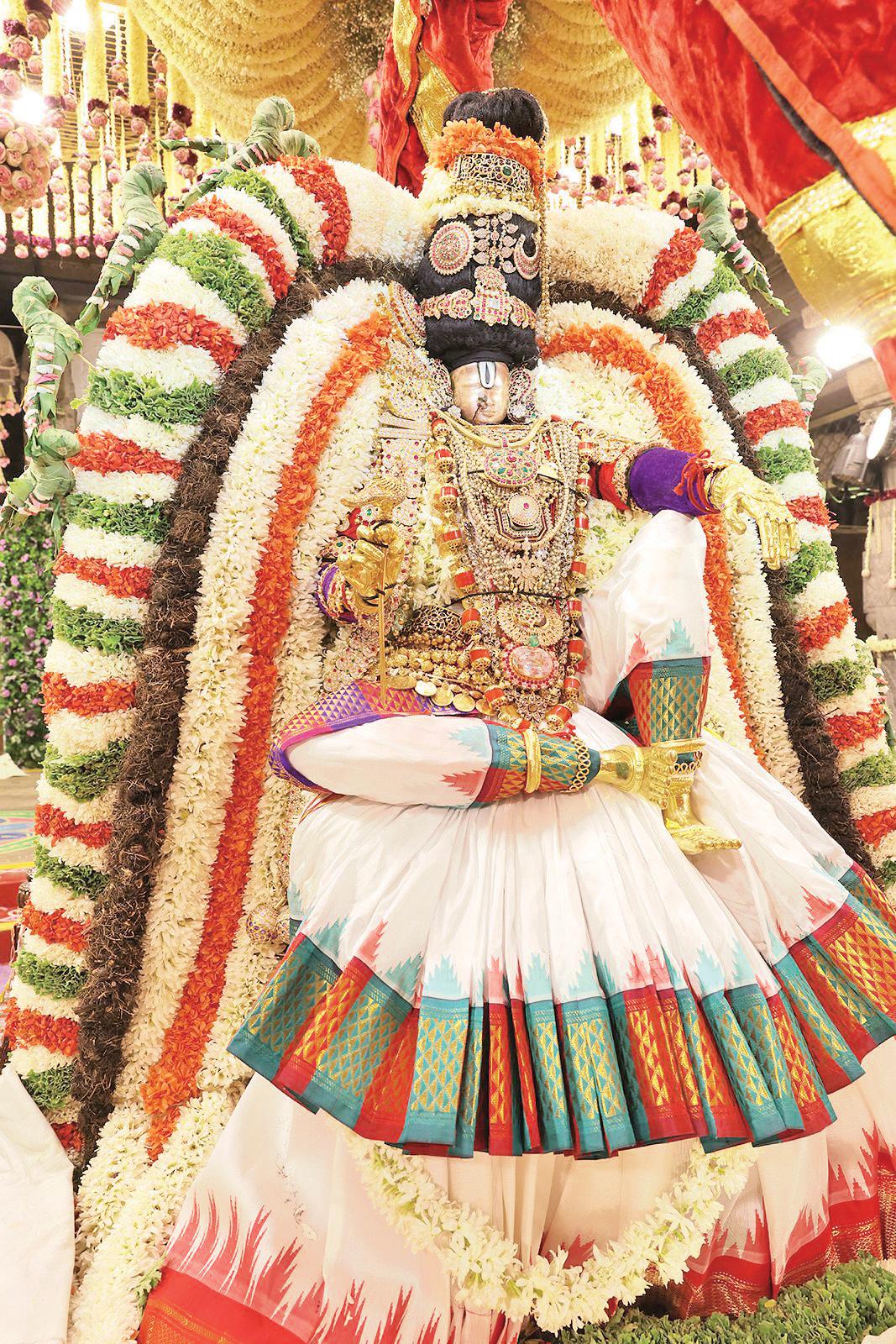 திருமலை பிரம்மோற்சவ கருடசேவை: திரளானோர் தரிசனம்