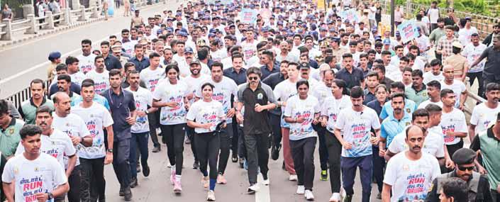 விழிப்புணர்வு ஓட்டத்தில் முதல்வர் விஜய் பங்கேற்பு