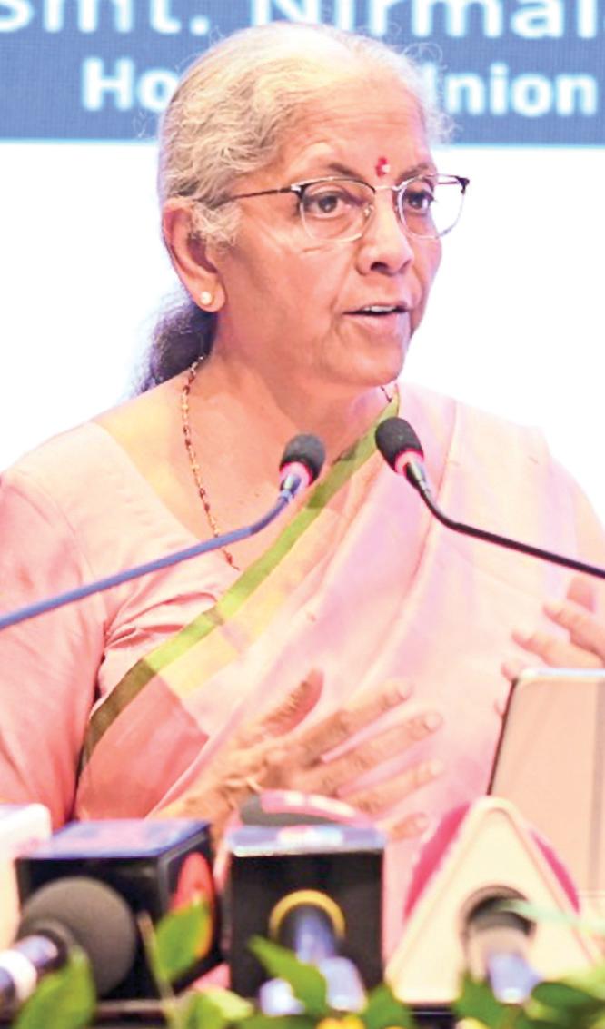 வரி செலுத்துவோரிடம் கண்ணியமாக நடந்துகொள்ள வேண்டும்