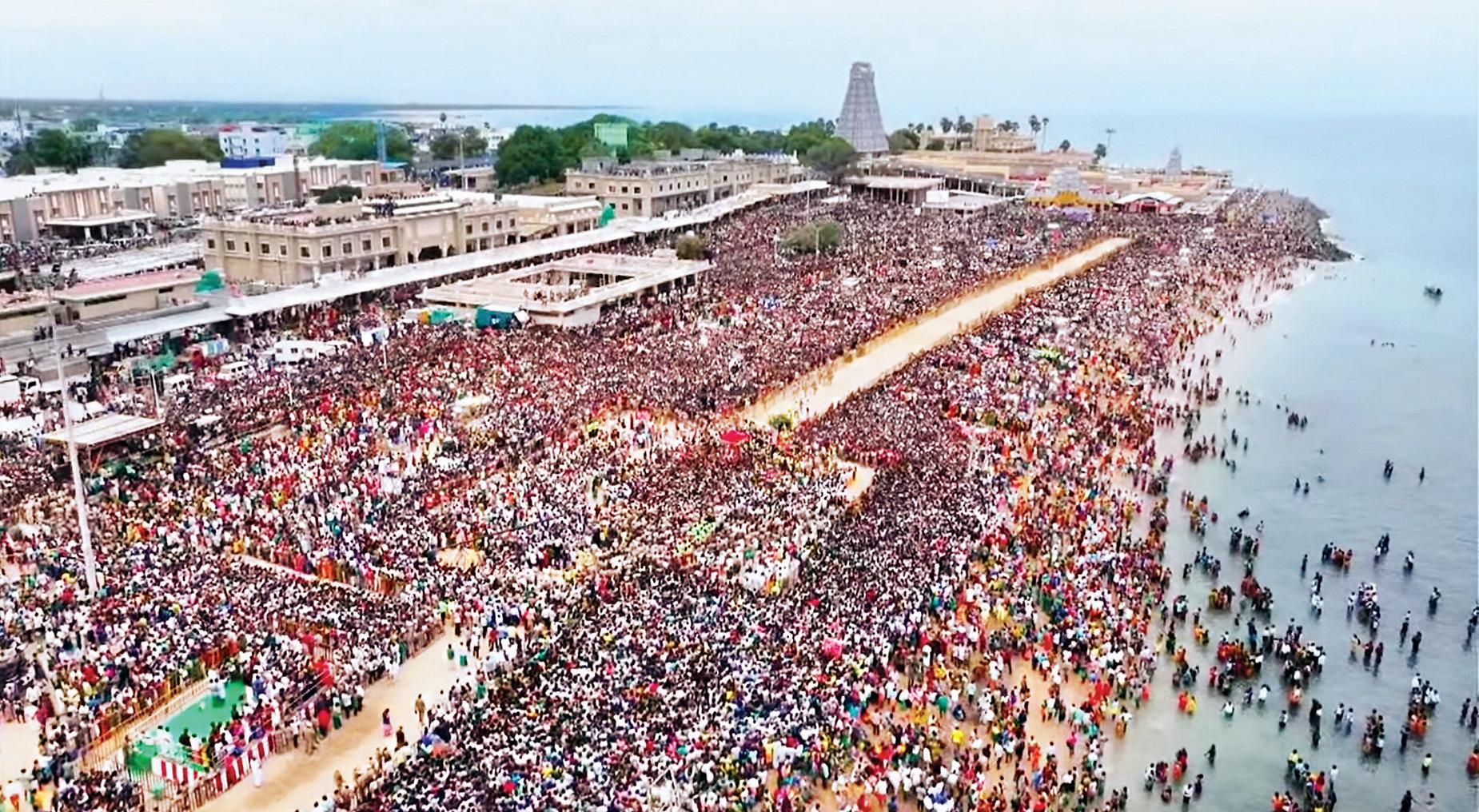 திருச்செந்தூரில் சூரசம்ஹாரம்: பல லட்சம் பக்தர்கள் தரிசனம்