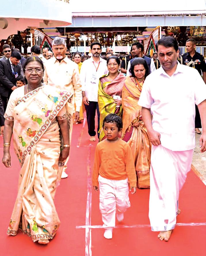 சேவை செய்ய ஊக்கமளித்தவர் ஸ்ரீ சத்ய சாய்பாபா