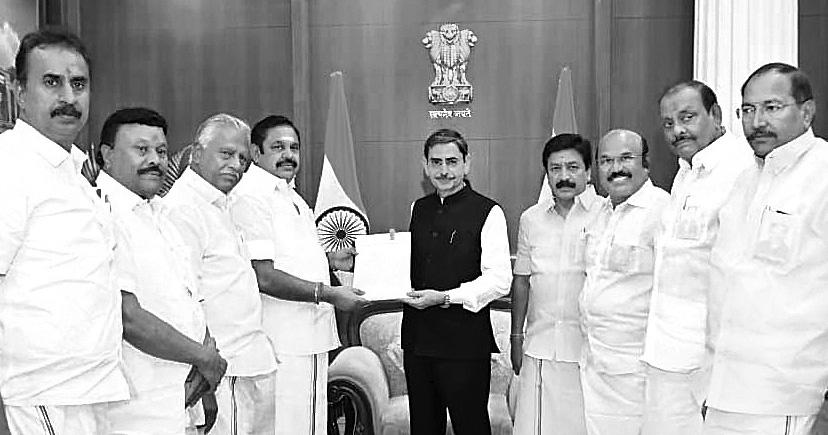 திமுக ஆட்சியில் ரூ.4 லட்சம் கோடி ஊழல்: ஆளுநரிடம் எடப்பாடி பழனிசாமி புகார்