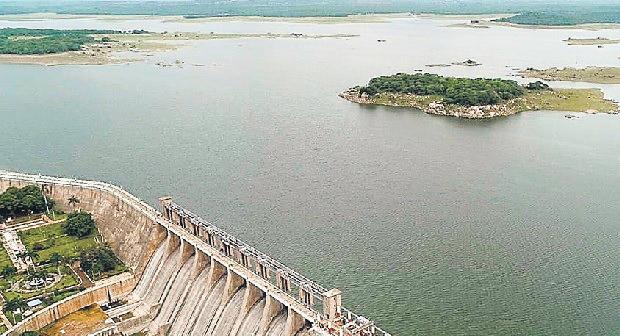 Slugfest over release of dam water