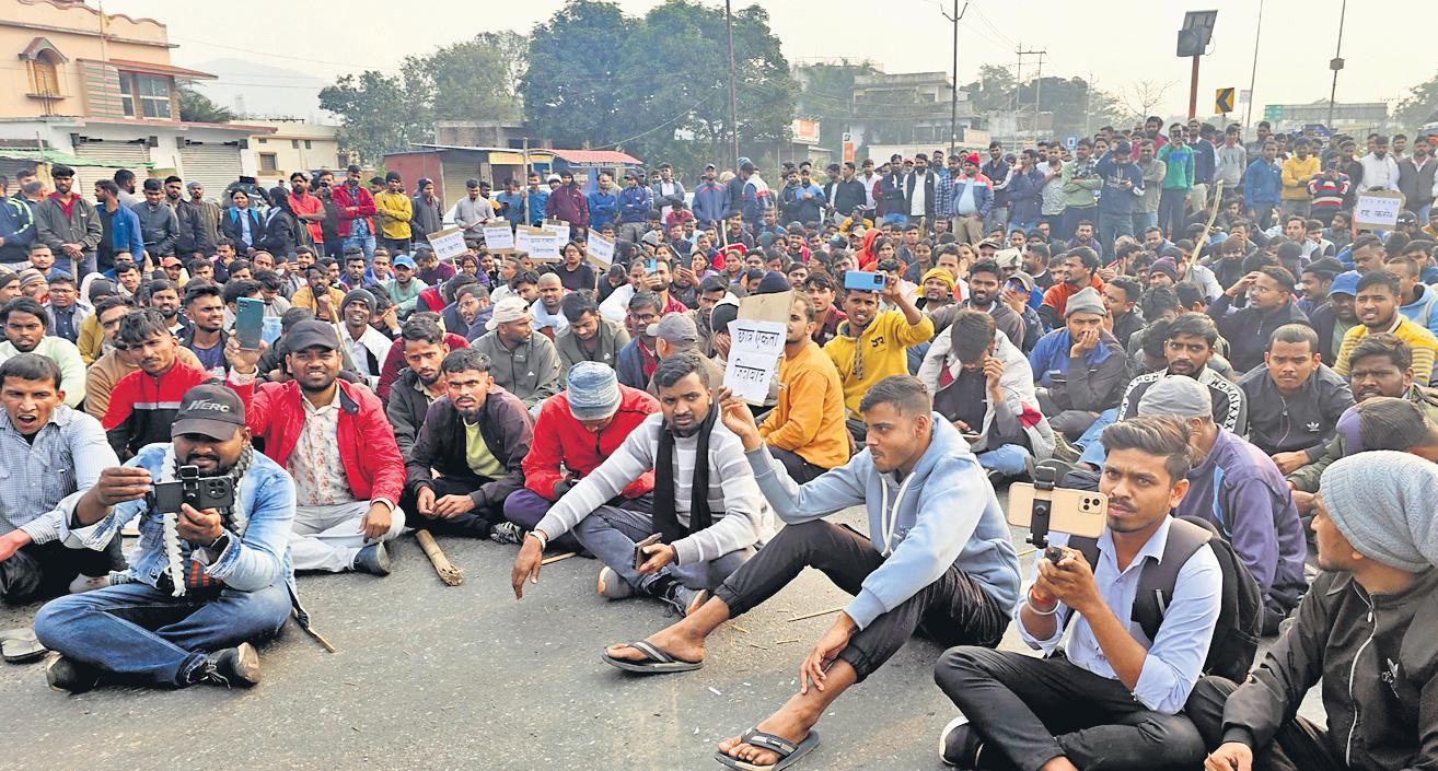 Students protest against J'khand exam anomalies