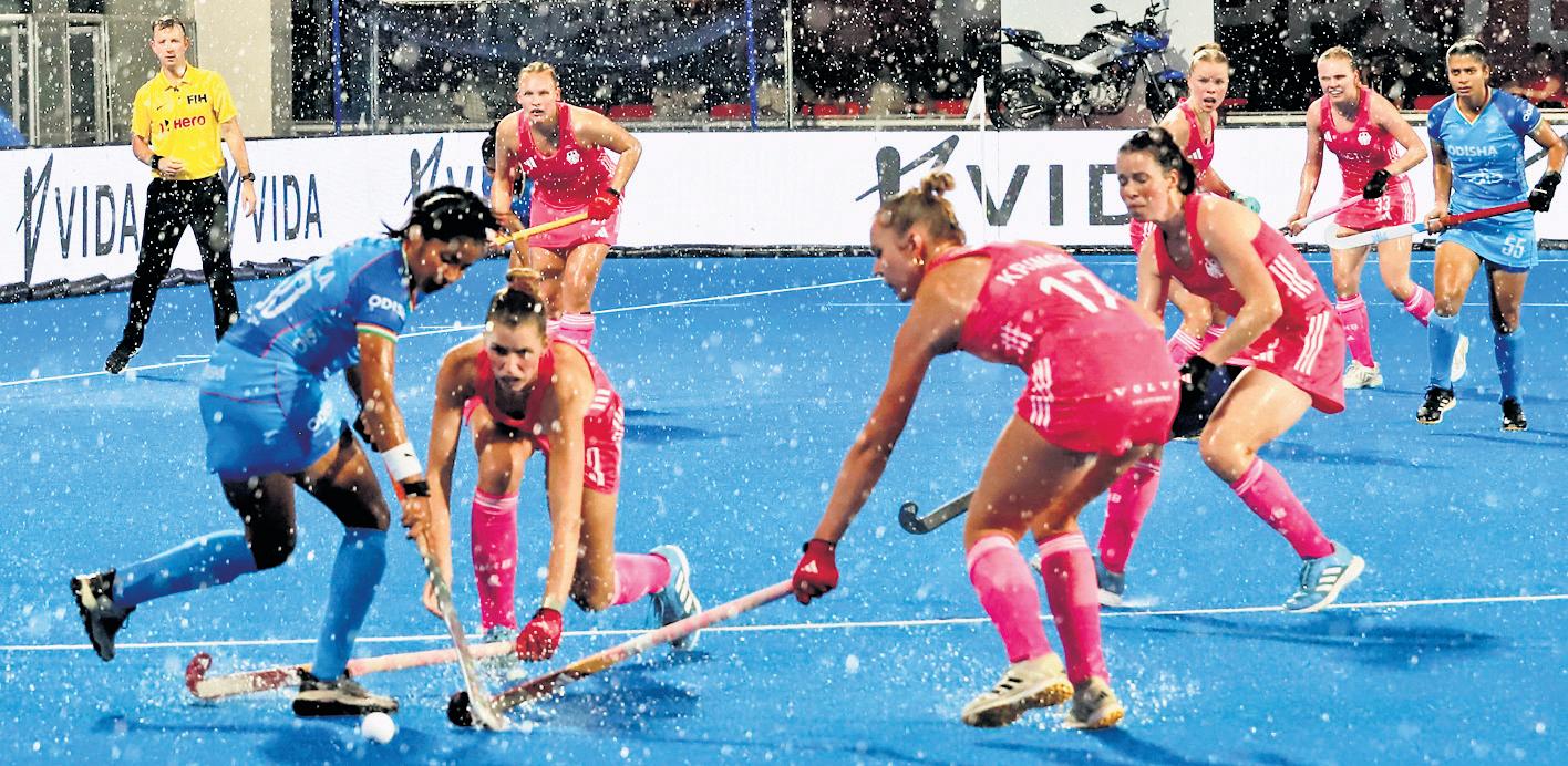 Schopman wins battle of coaches as Germany women sink India