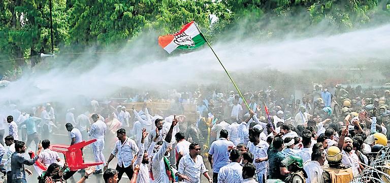 Cong Odisha Assembly gherao turns violent; 15 cops, many protesters hurt