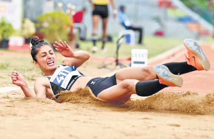 Vithya breaks meet record, Niharika shines