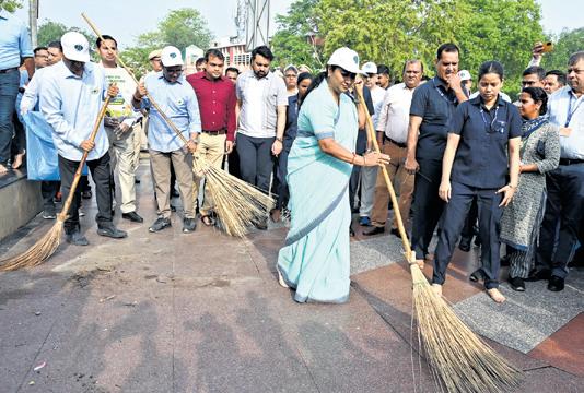 Clean city is the right of every resident: Gupta