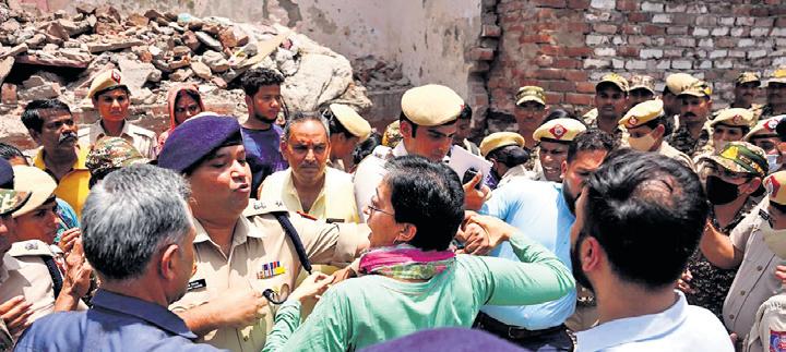 AAP Claims Atishi Detained, Cops Deny