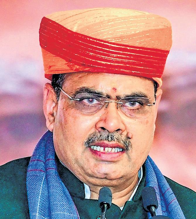 Use Hindi, not Urdu or Persian: Raj to police