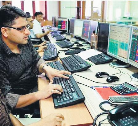 Market snaps four-day rally on profit booking