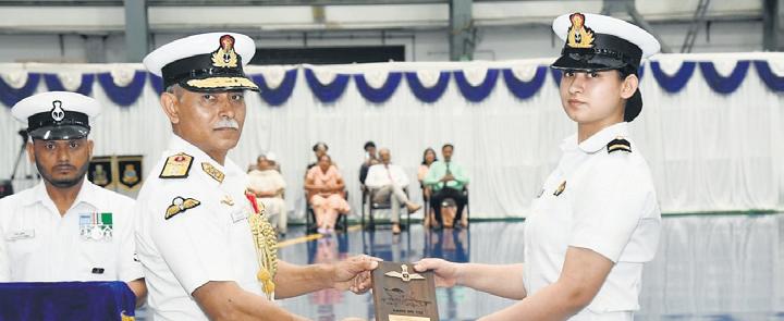 Her story: 1st woman to be inducted into fighter stream of naval aviation