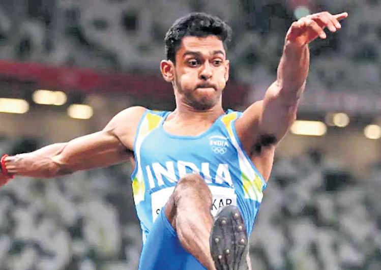 Sreeshankar shines on comeback