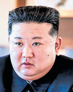 Kim Hosts Lavrov, Offers DPR's Support to Russia