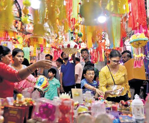 Festive Season to Generate 2.16L Jobs, Temporary Hirings to Go Up 15-20%