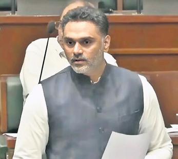 Maha Yuti in Maha mess as minister surrenders his dance bar licence