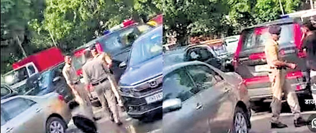 Caught on camera: 4 cops suspended for carrying liquor in Sukhu escort car