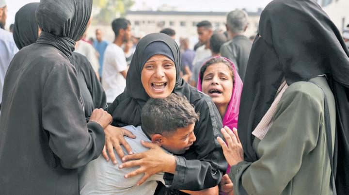 Netanyahu Poised to Expand Gaza City Offensive Despite Stir