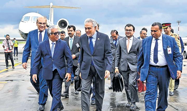 Pak FM in Bangladesh for Highest Level Visit in 13 Years