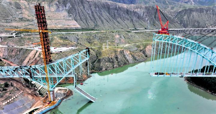12 killed, 4 missing in China as bridge collapses