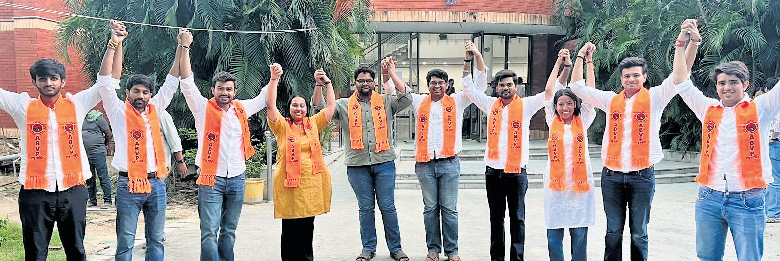 82 nominations filed for 4 central posts