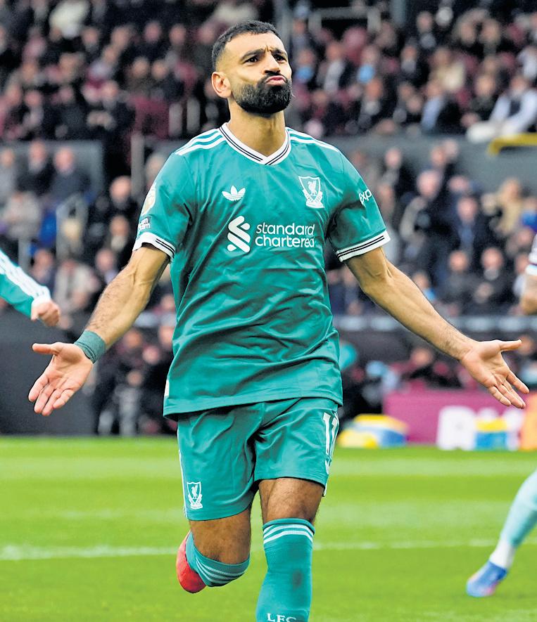 Man City Rout United, Liverpool Back on Top