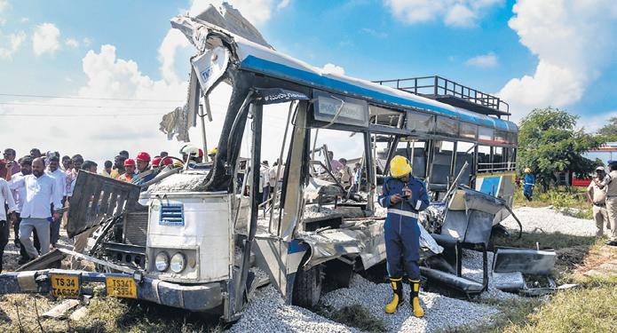 19 killed as truck rams into bus in Telangana