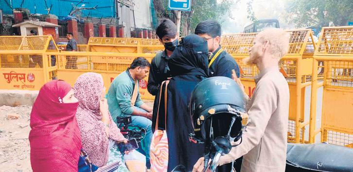 Agonising wait at hosp, say kin of victims