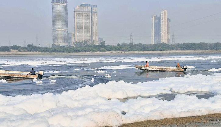 Toxic foam returns to Yamuna after Chhath