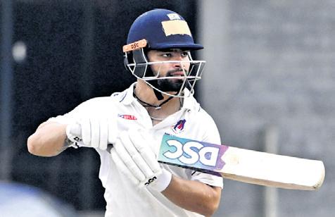 Horror show continues for Delhi as they concede lead