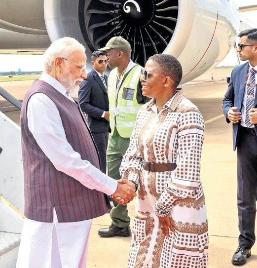 PM meets Oz counterpart on first day of G20 tour in Johannesburg