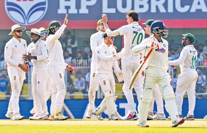 INDIA LOSE PLOT IN 46 MINUTES