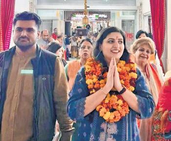 In a GenZ clash, BJP & AAP bank on women in GK ward