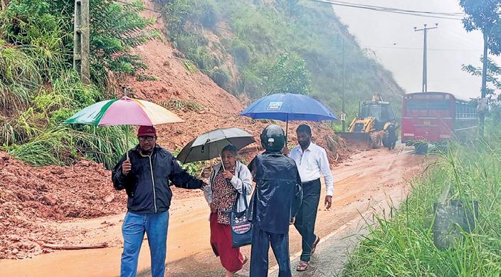Lanka floods, landslides kill 40 as rain intensifies