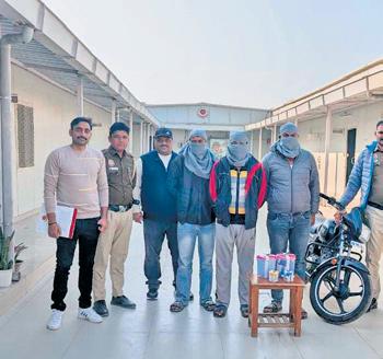 Elderly man robbed of ₹3.5L after withdrawal; 3 arrested, 2 absconding
