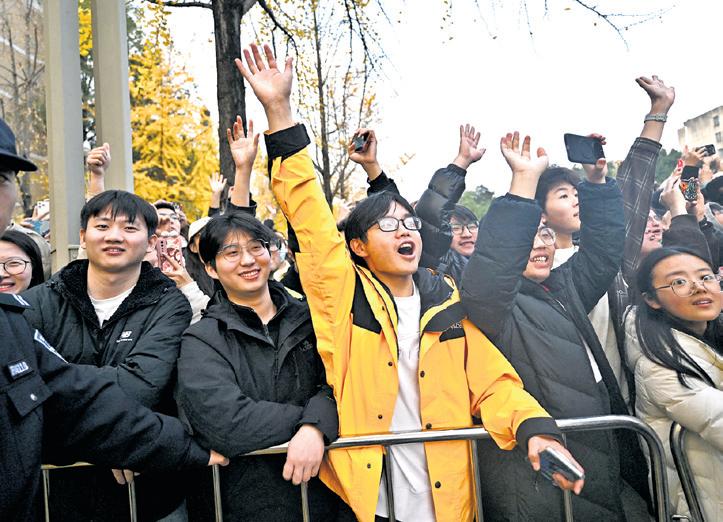 'Young fans' throng to greet Macron in China’s Chengdu on last day of visit