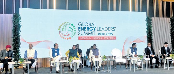 India driving global surge in renewable energy