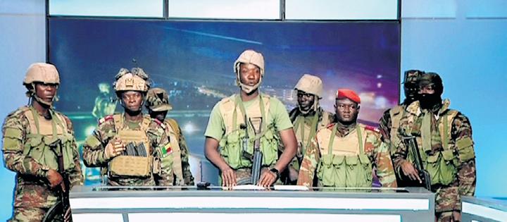 Forces loyal to Benin president foil coup attempt, dozen soldiers arrested