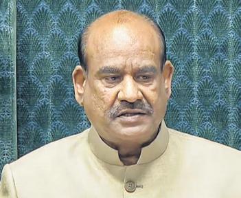 Speaker looking at 8 privilege notices on Oppn MPs