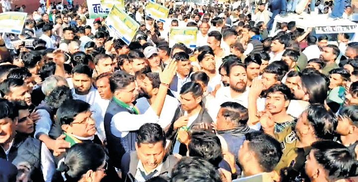 Pilot joins Aravalli protests, Raj Cong plans to step up offensive with march