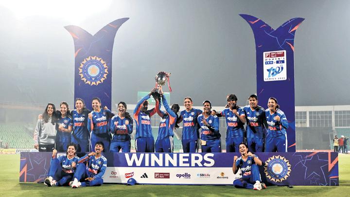 Kaur, Reddy help India complete clean sweep