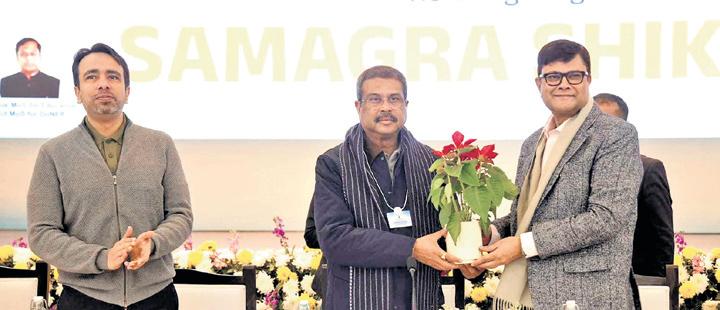 Schools should become social institutions, says edu minister
