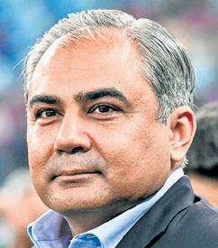 Pak name squad but reiterate threat
