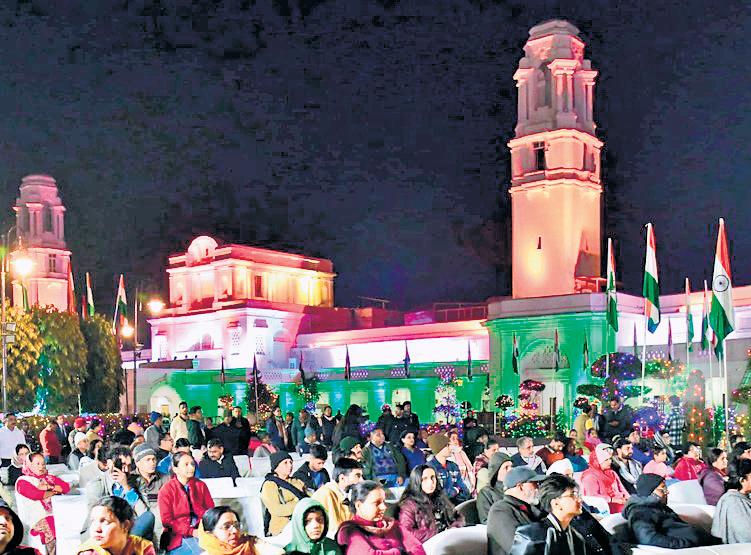 Assembly opens its premises to public for 1st time