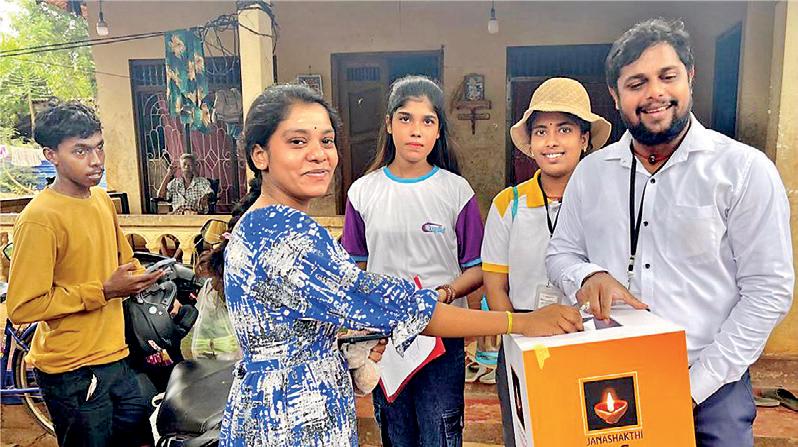 Janashakthi Life empowers communities at Nallur Festival