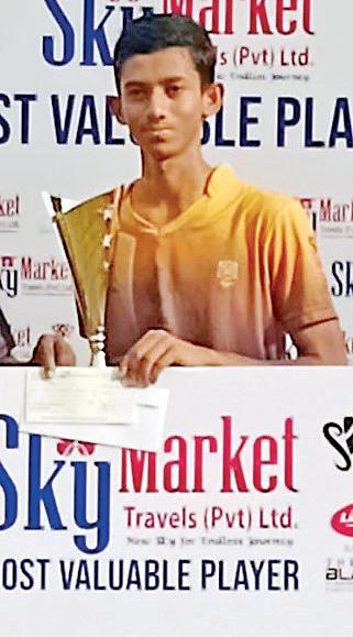 ROYAL BOY FLOURISHES AS SELECTION PETS FALTER