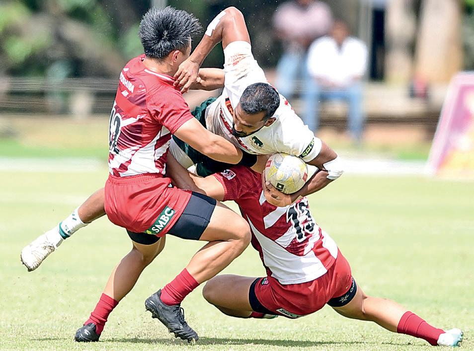 NO VISAS, RUGBY PLAYERS DAMNED