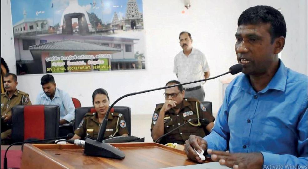 “அறிவையூட்ட வேண்டும்"