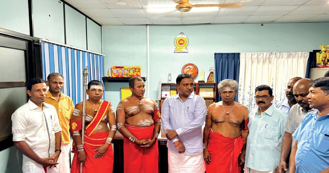 காளாஞ்சி வழங்கி வைப்பு