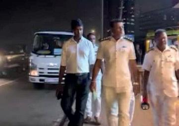 மரைன் டிரைவ் வீதியோர உணவகங்கள் மீது நடவடிக்கை